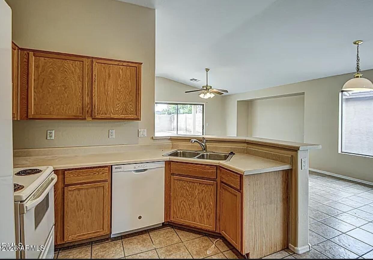 31111 N Claridge Cir - Photo 5 of 13