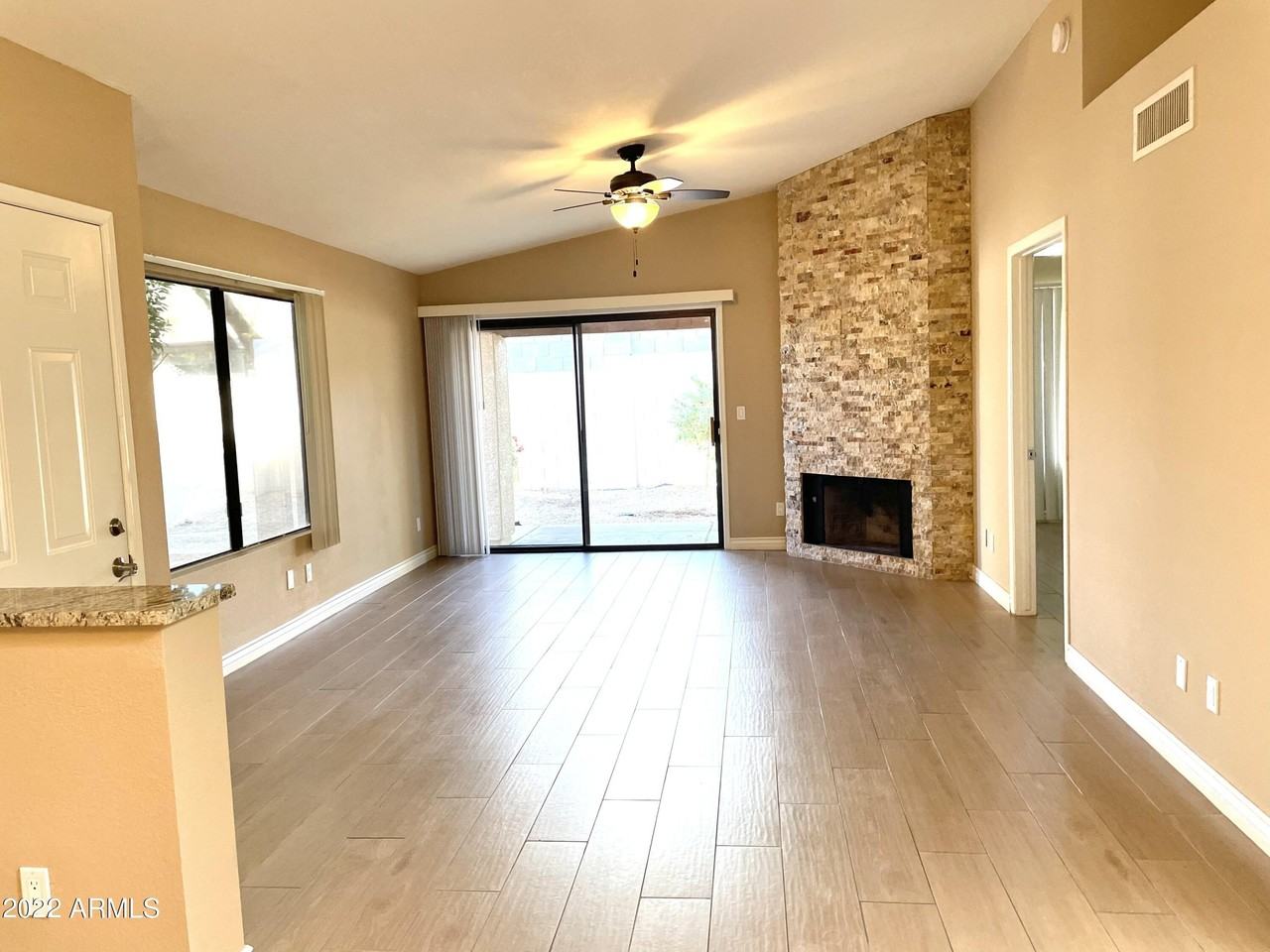 4522 E Renee Dr - Photo 3 of 20