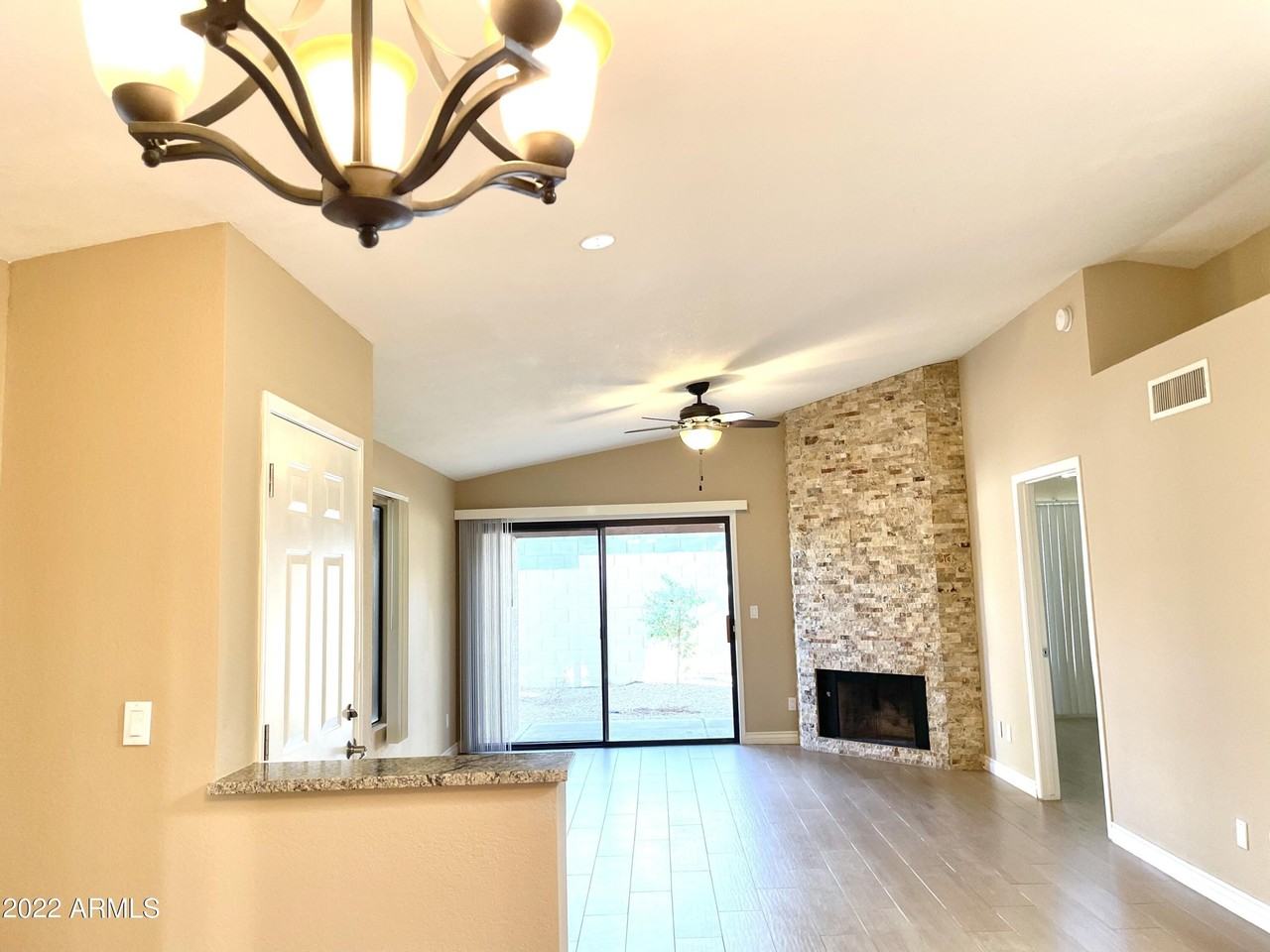 4522 E Renee Dr - Photo 4 of 20