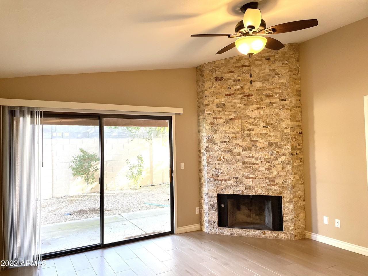 4522 E Renee Dr - Photo 5 of 20