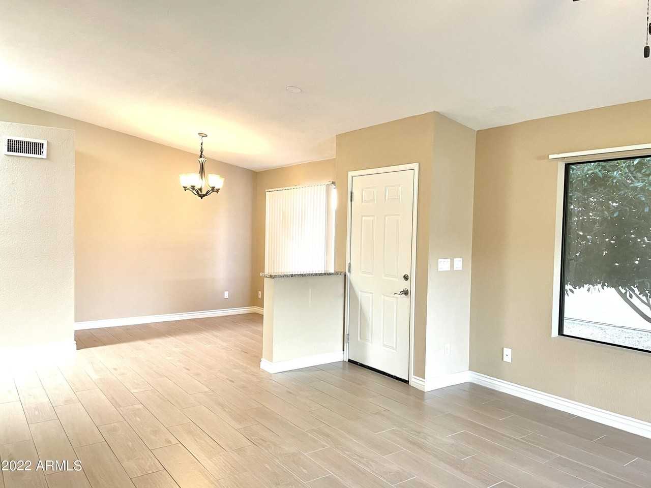 4522 E Renee Dr - Photo 6 of 20