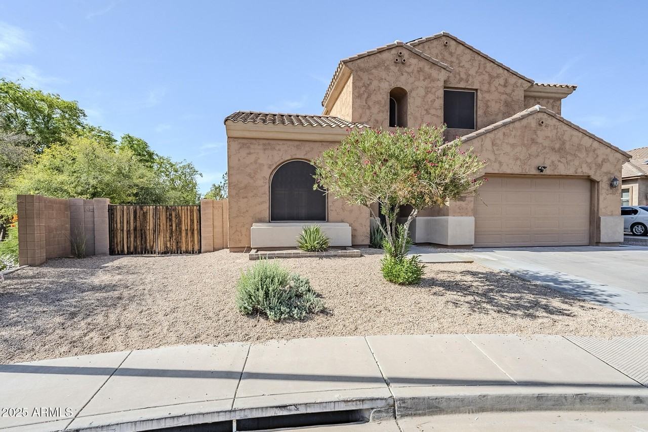 6922 S Black Hills Way - Photo 4 of 44