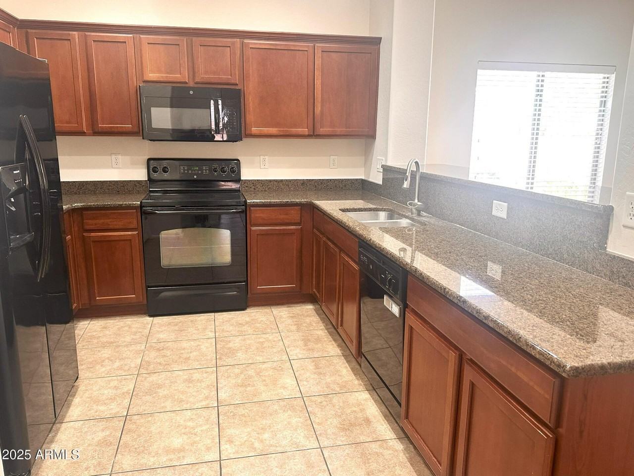 4230 E Linda Ln - Photo 6 of 31