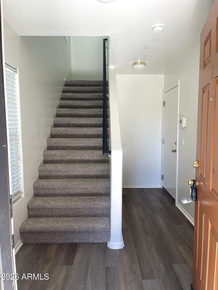 2244 E Huntington Dr - Photo 2 of 10