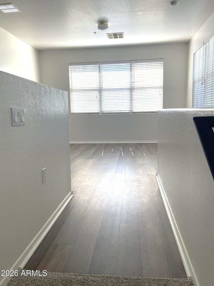 2244 E Huntington Dr - Photo 3 of 10