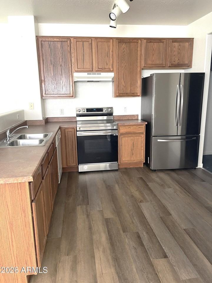 2244 E Huntington Dr - Photo 6 of 10