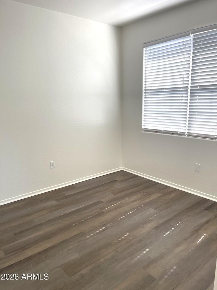 2244 E Huntington Dr - Photo 7 of 10