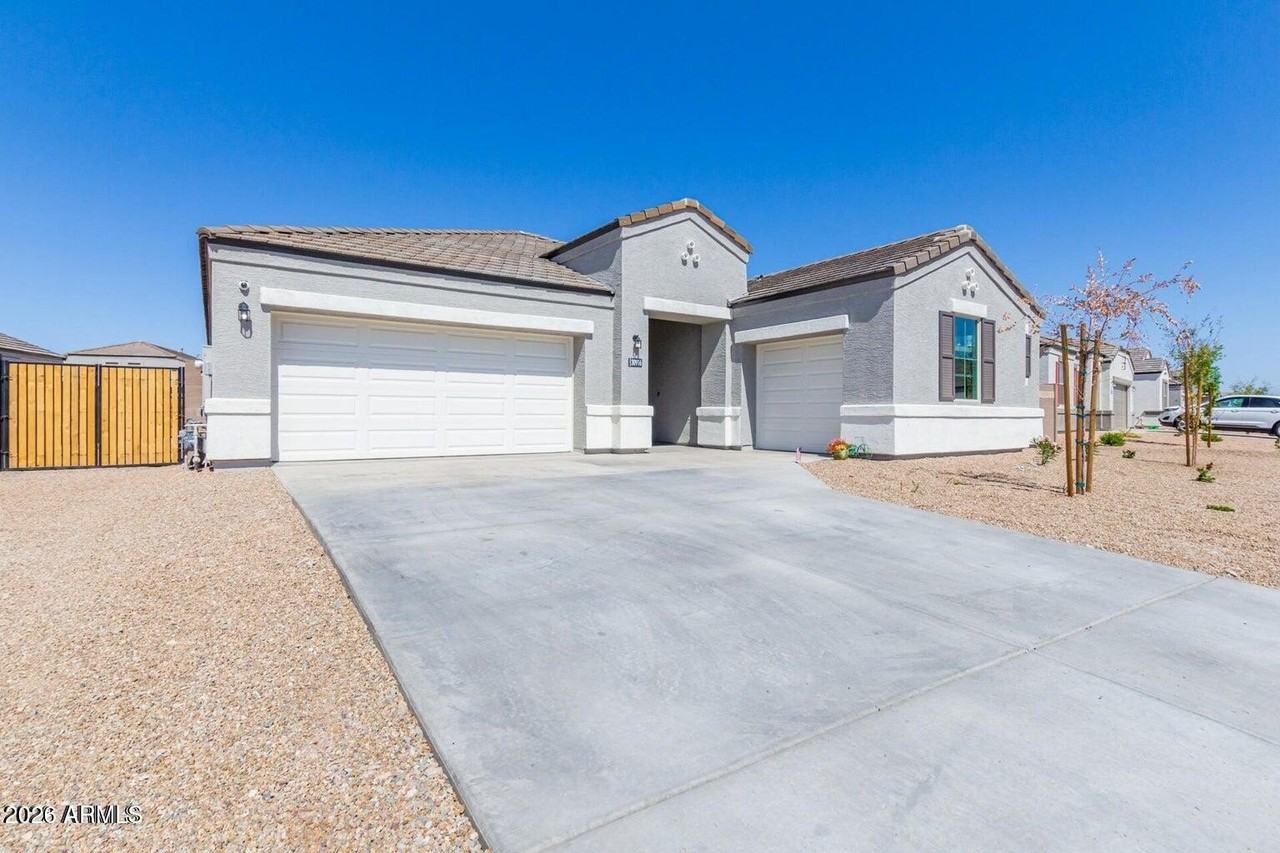 30916 W Verde Ln - Photo 2 of 38