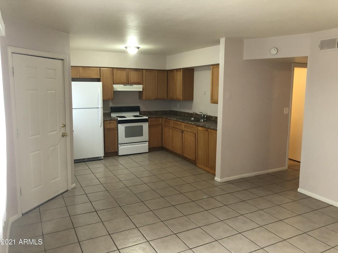 1138 W Dragoon Cir - Photo 2 of 9
