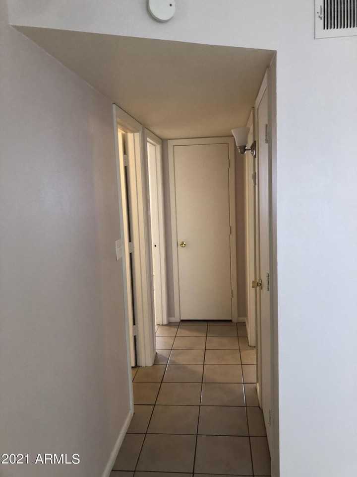 1138 W Dragoon Cir - Photo 5 of 9