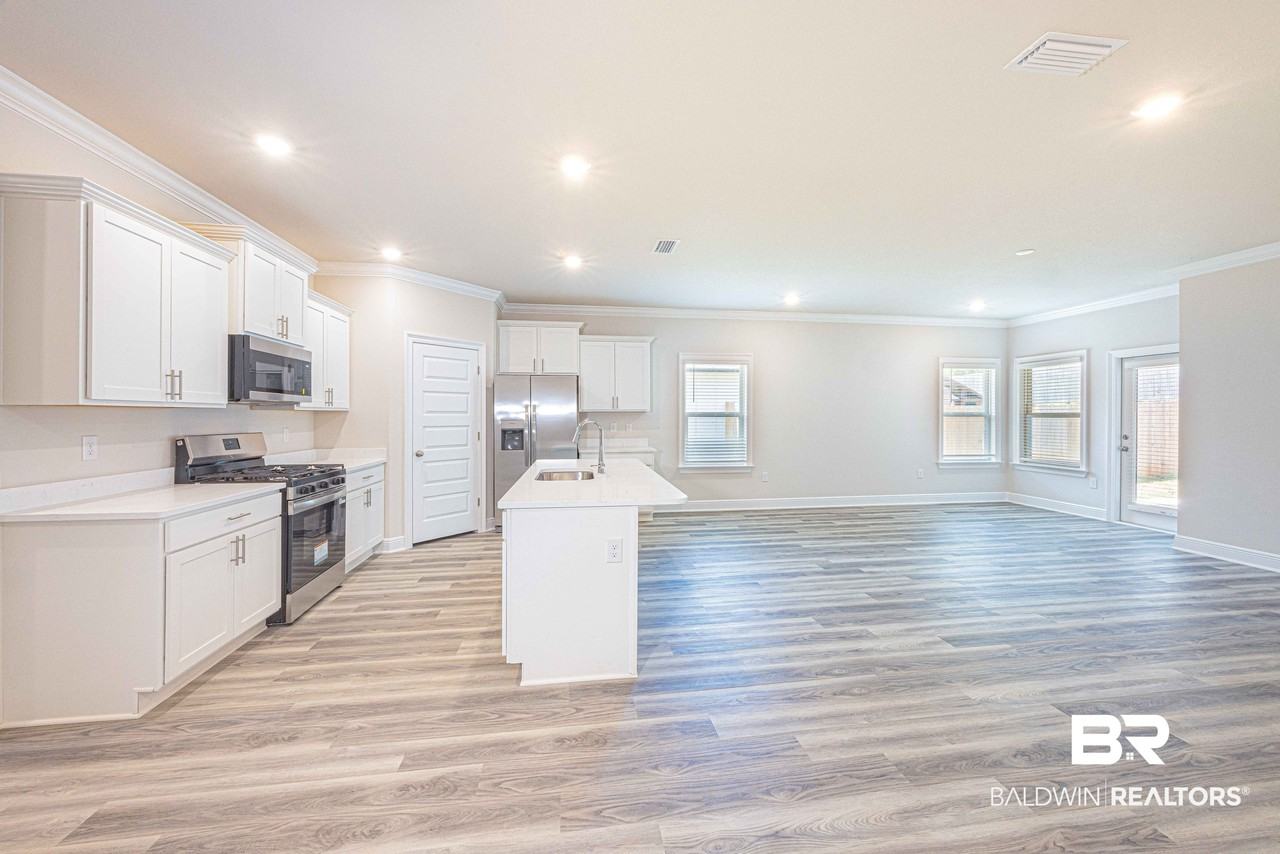 31543 Lyon Rd - Photo 5 of 26