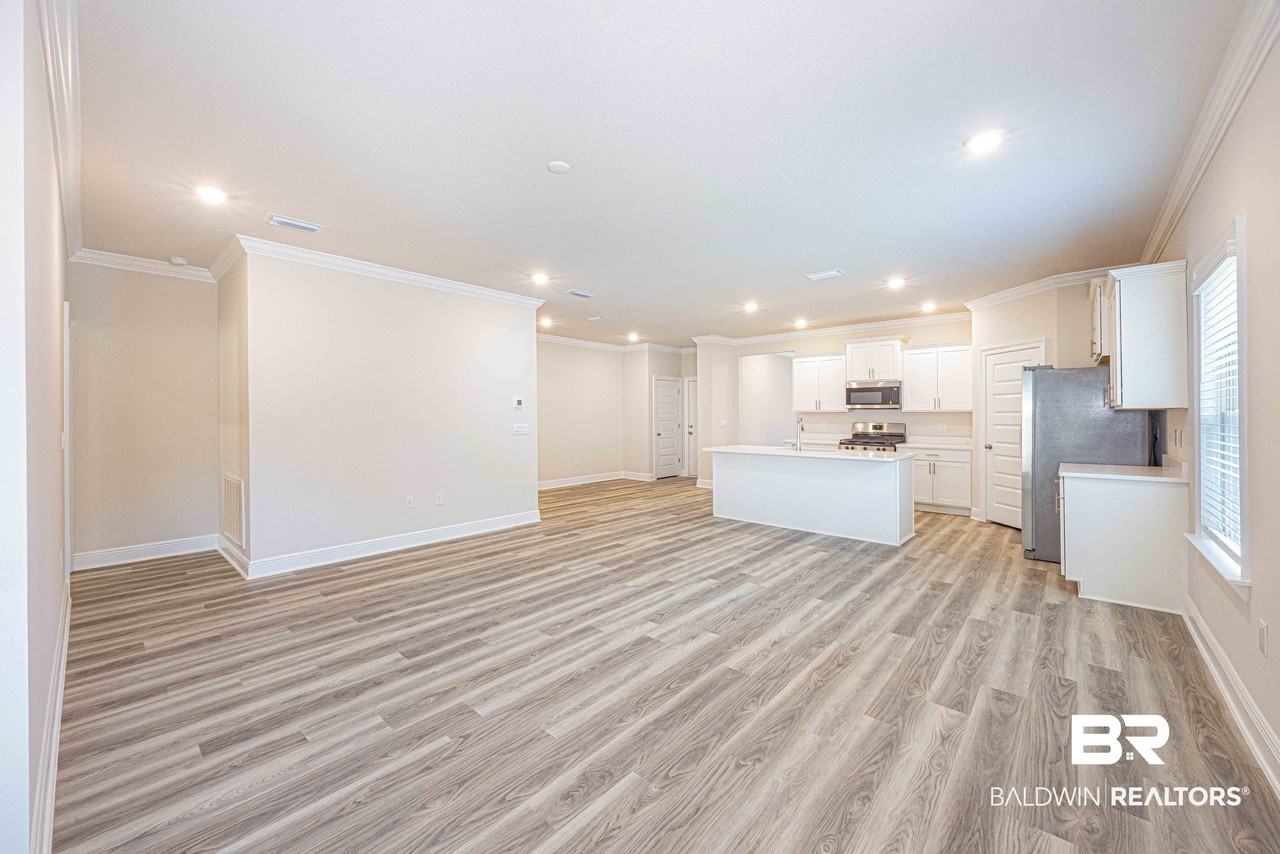 31543 Lyon Rd - Photo 7 of 26