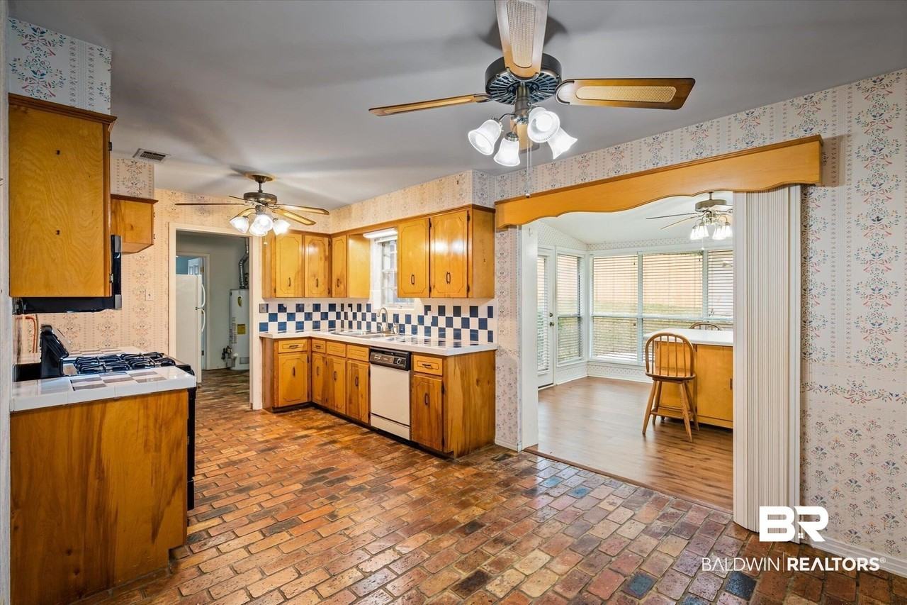 7300 Cypress Ave - Photo 5 of 22