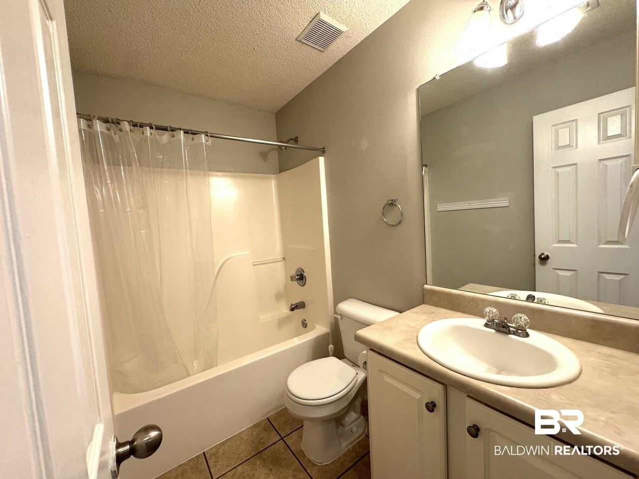 9964 Hollowbrook Ave - Photo 6 of 32
