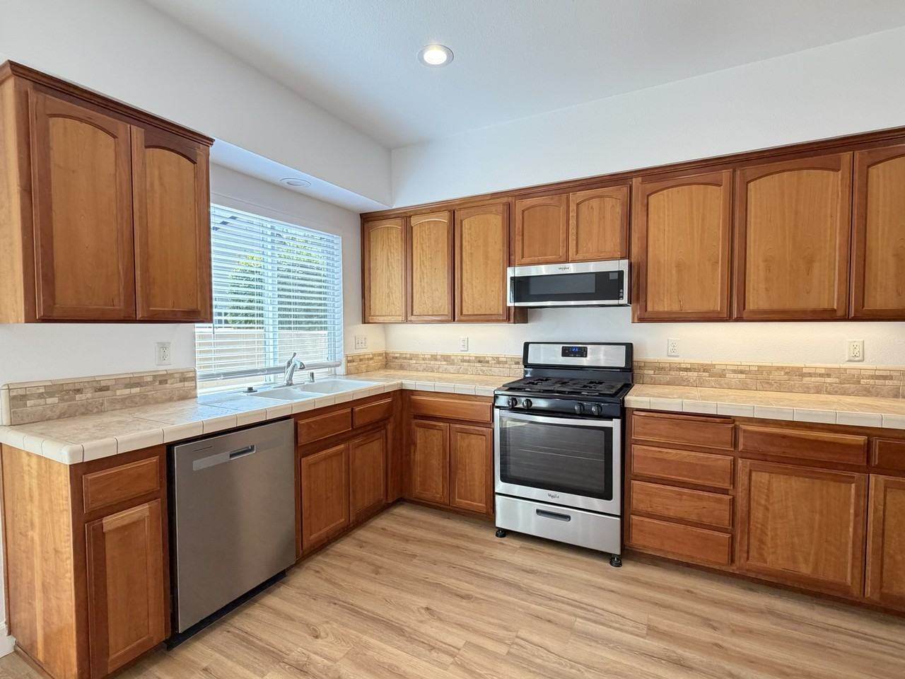 104 Benson Ter #1 - Photo 4 of 12