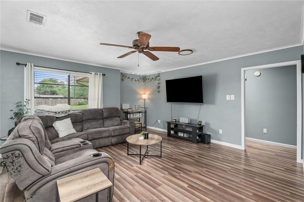 3511 Pecos St - Photo 7 of 21