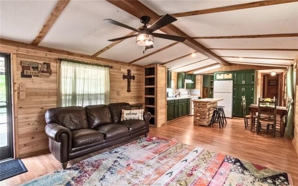 3812 Private Road 2034 - Photo 2 of 8