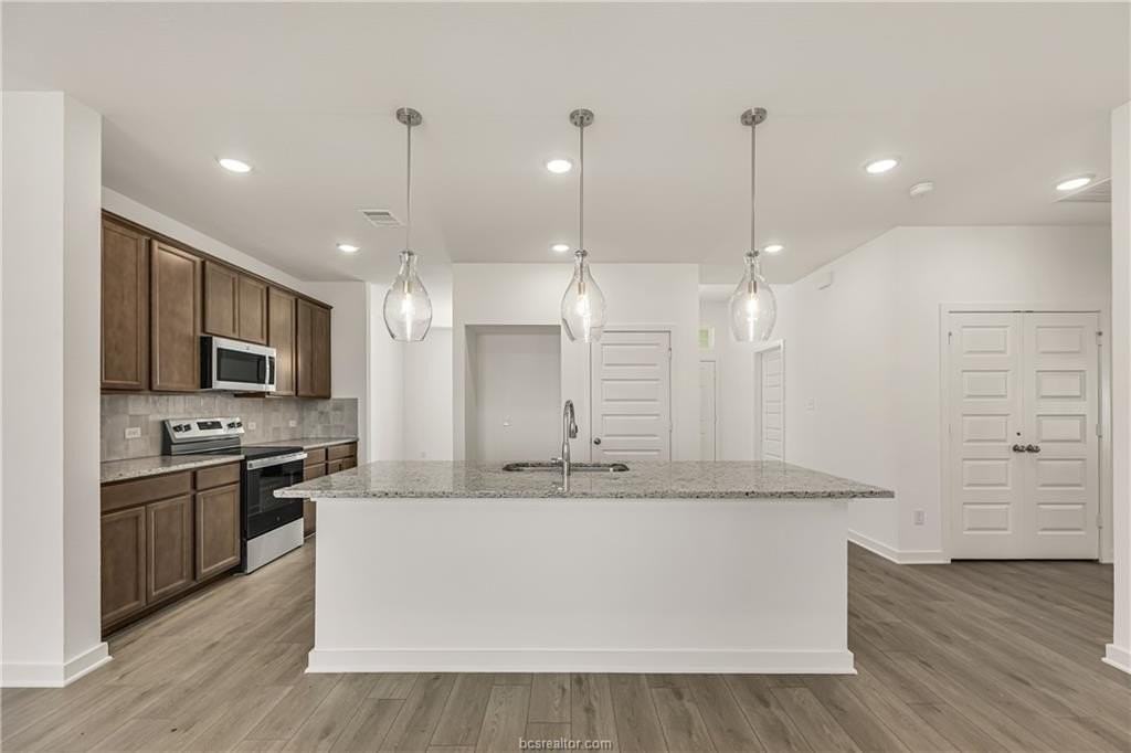 1927 Sebright Dr - Photo 5 of 20