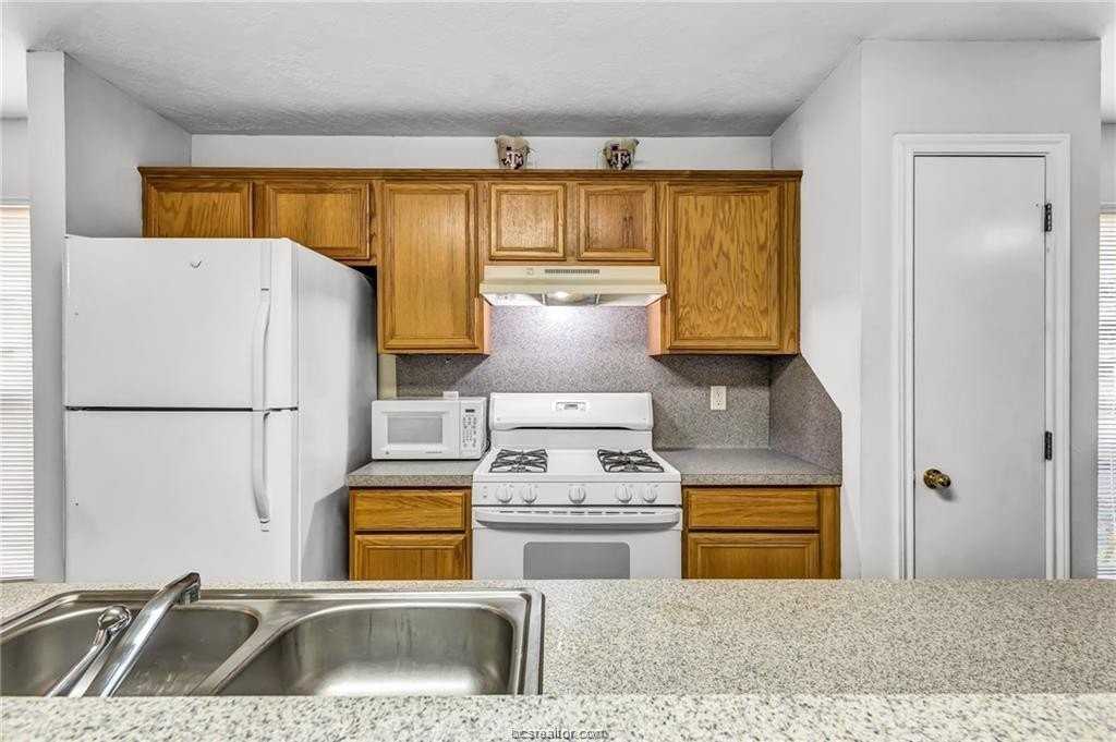 2411 Pintail Loop - Photo 3 of 19