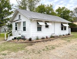 featured image of 911 Bina St