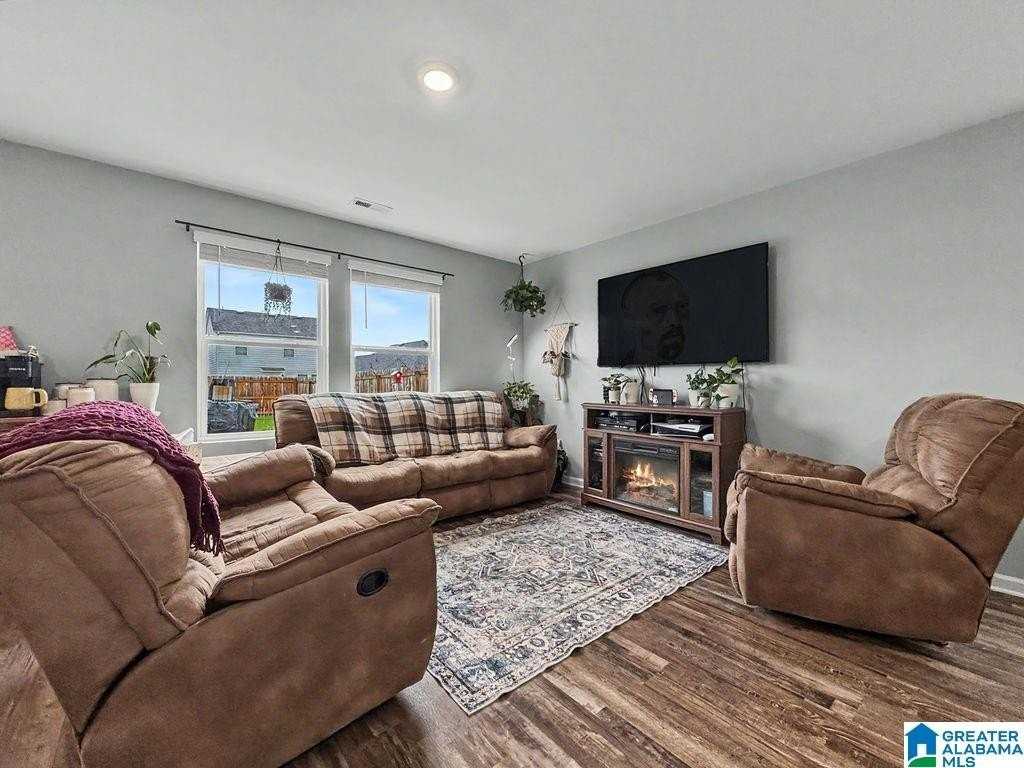 1230 Shaggy Bark Ln - Photo 5 of 25