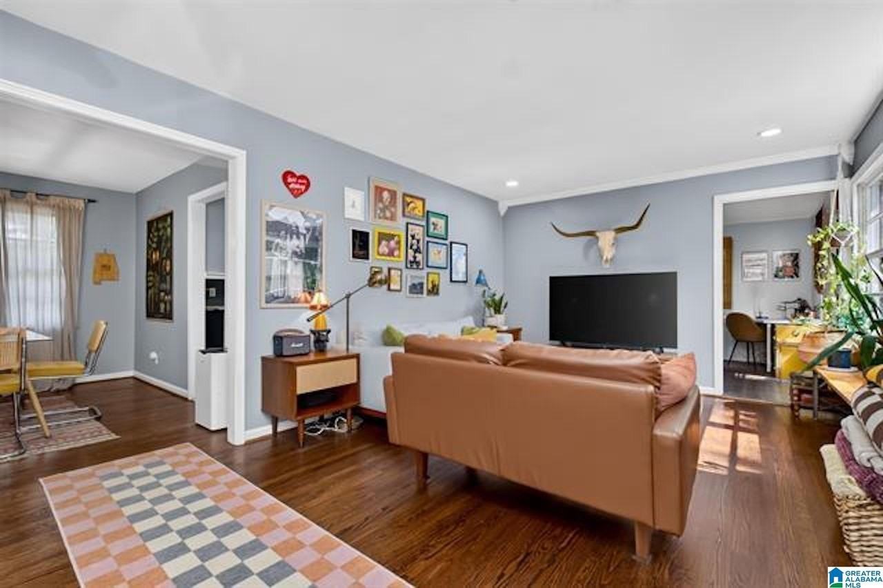 636 Oakdale St - Photo 4 of 21