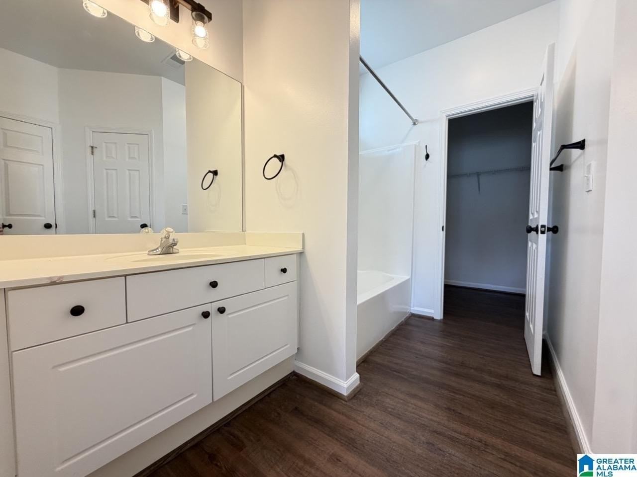1458 Amberley Woods Cv - Photo 4 of 17