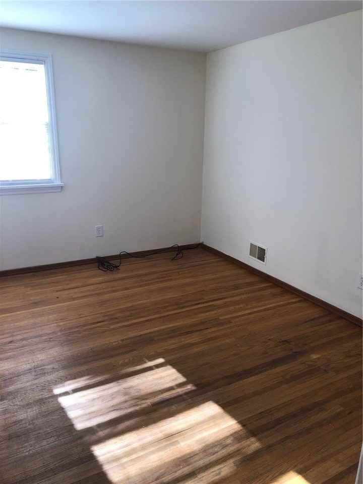 214 E Spruce St - Photo 4 of 27