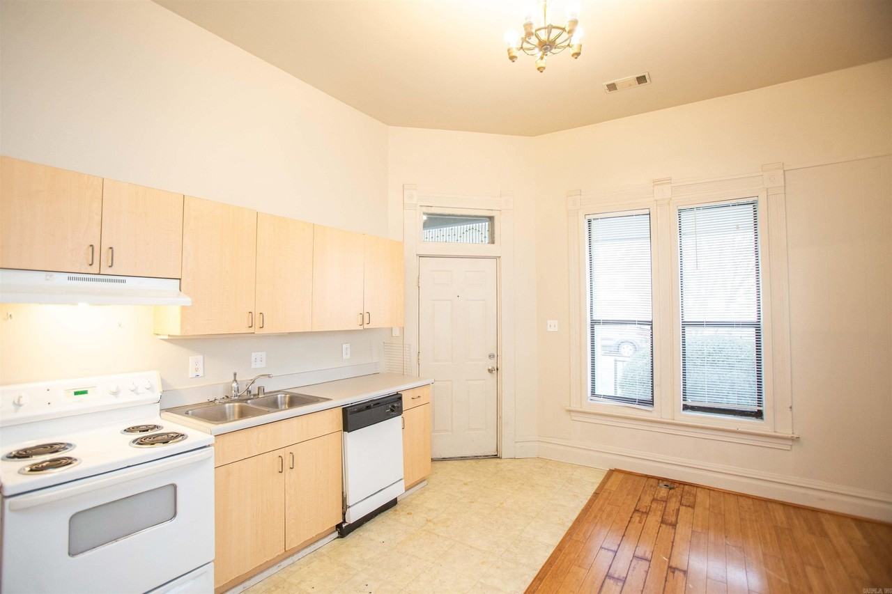 117 W 15th St #A - Photo 5 of 17