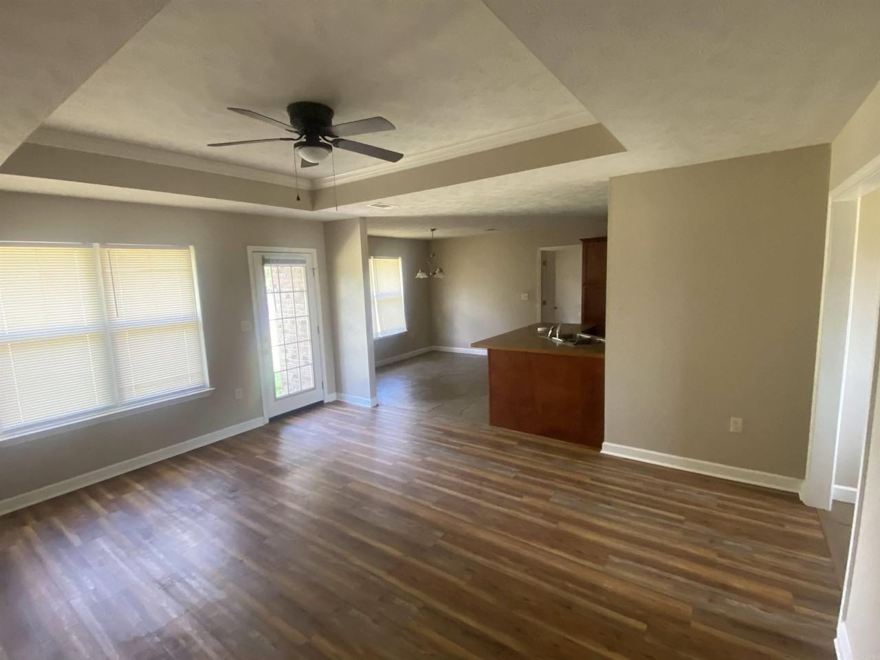 10 Gates Dr - Photo 2 of 2