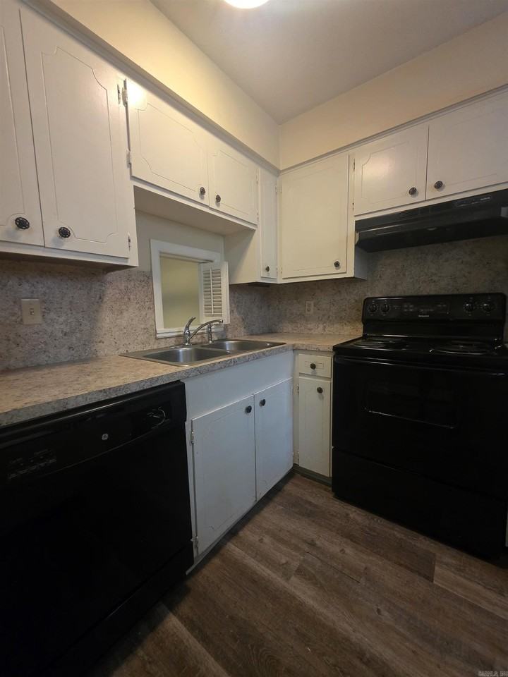 1920 Kavanaugh Blvd #5 - Photo 4 of 15