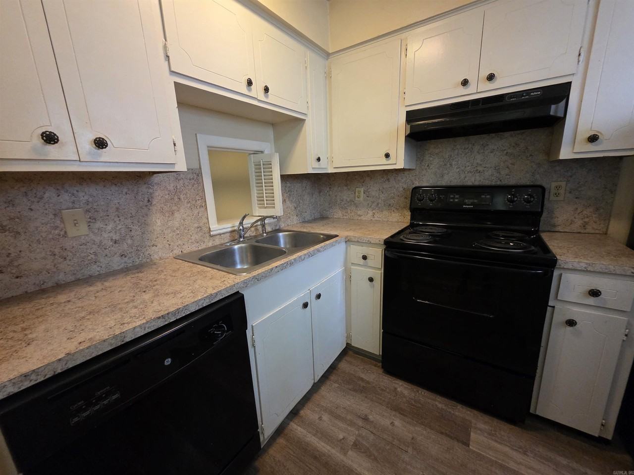 1920 Kavanaugh Blvd #5 - Photo 7 of 15