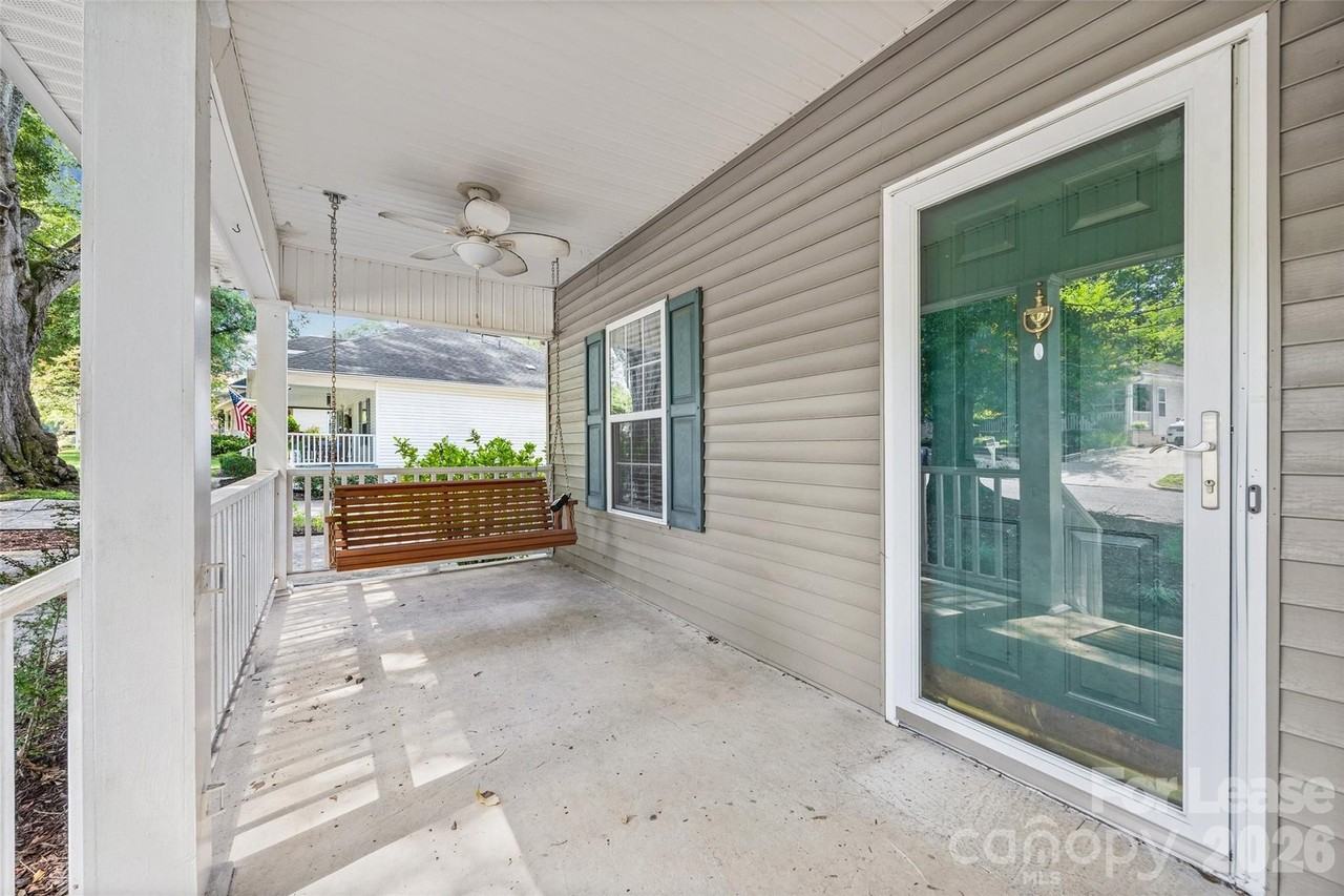 215 6th St - Photo 4 of 33