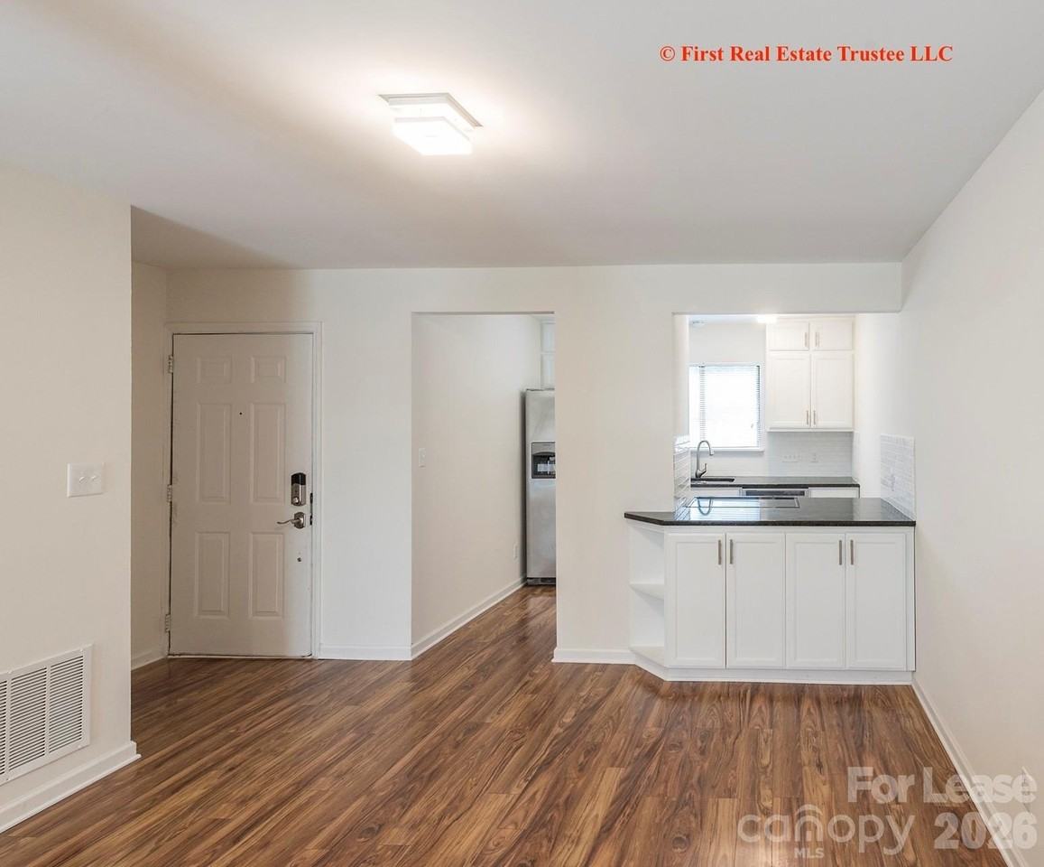 7930 Charter Oak Ln - Photo 3 of 26