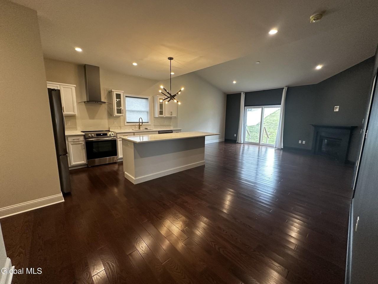 20 Harbor Ln - Photo 5 of 21