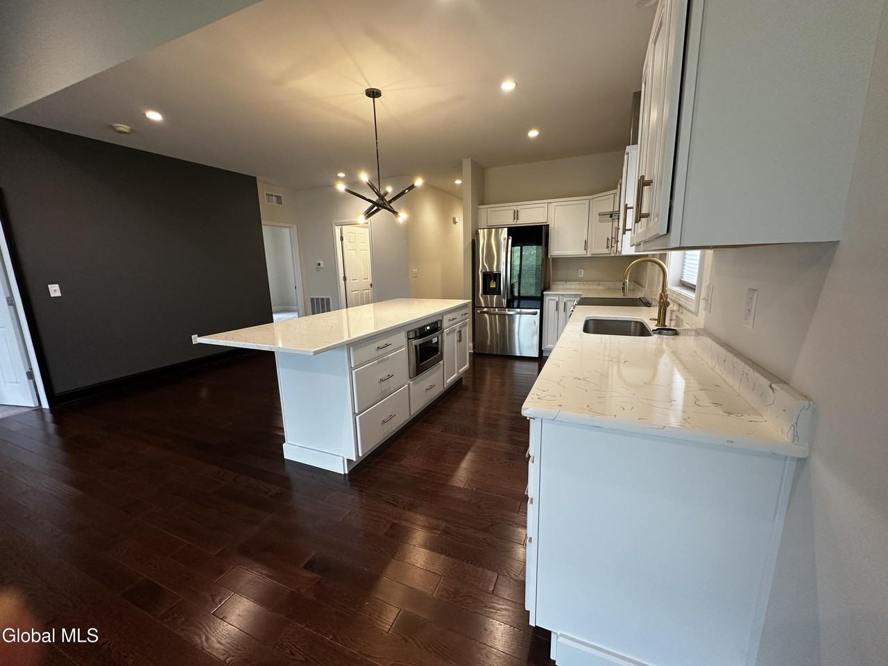 20 Harbor Ln - Photo 6 of 21