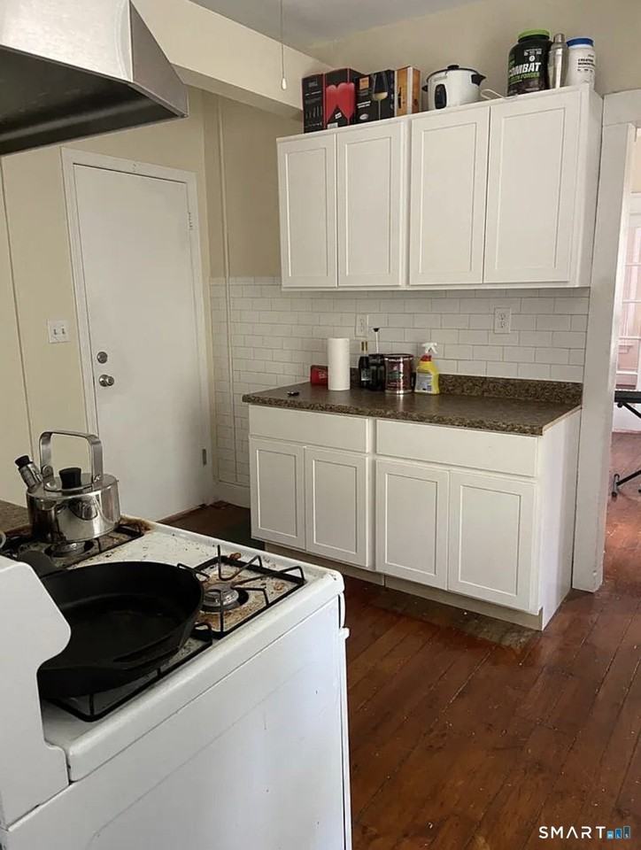 49 Edwards St #1B - Photo 2 of 11