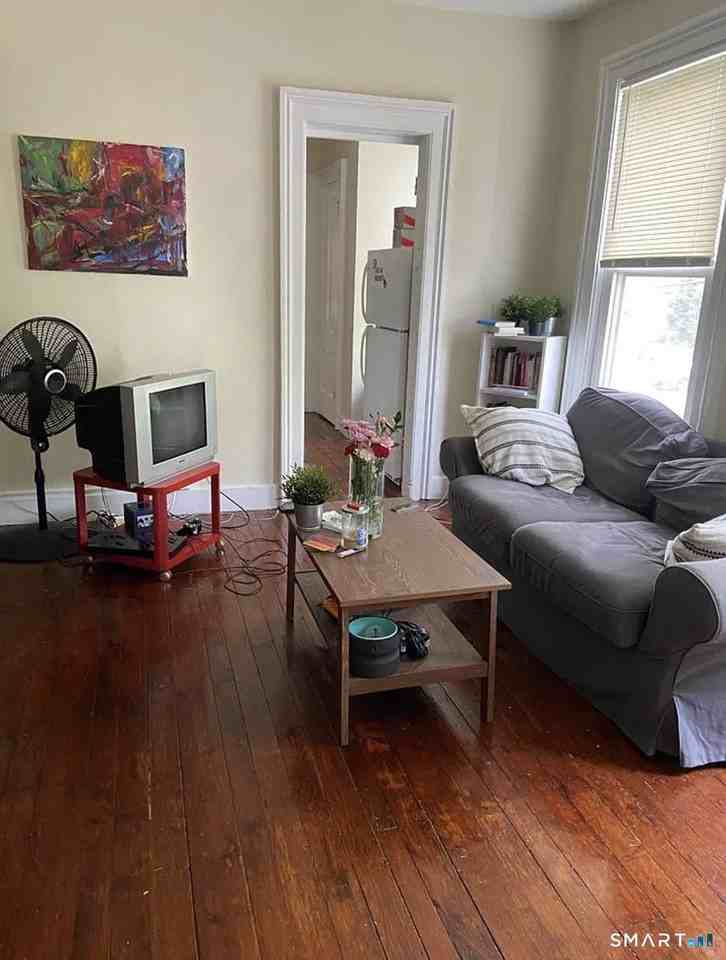 49 Edwards St #1B - Photo 4 of 11