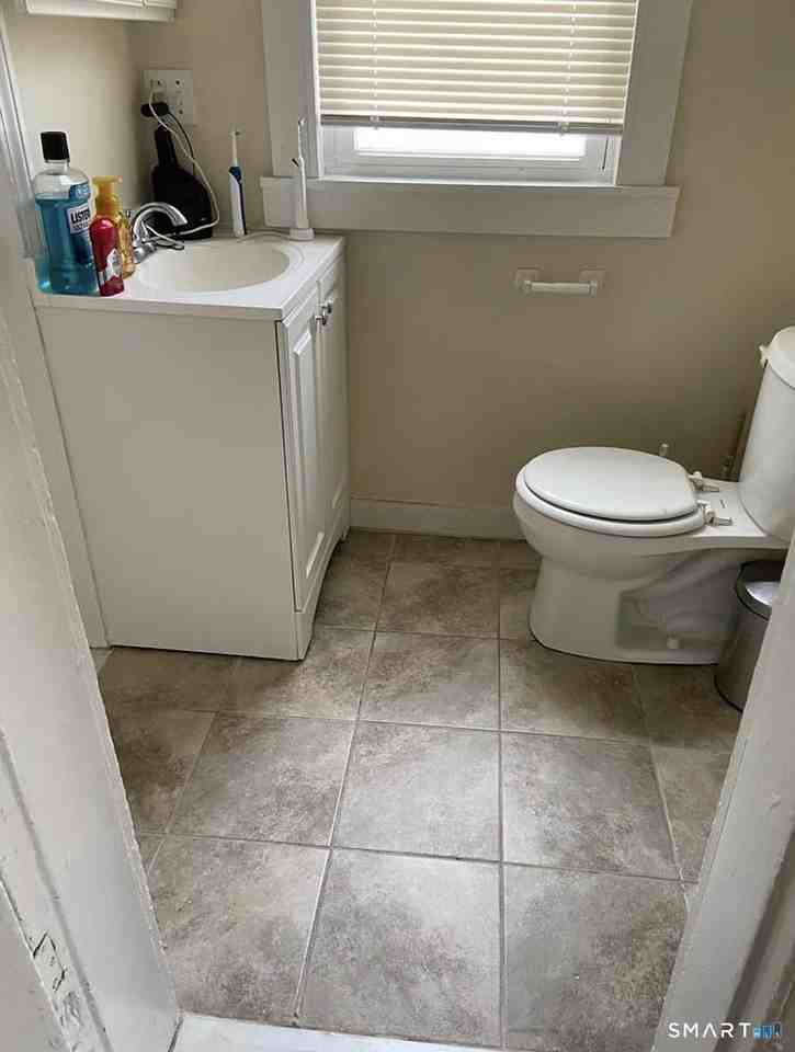 49 Edwards St #1B - Photo 5 of 11