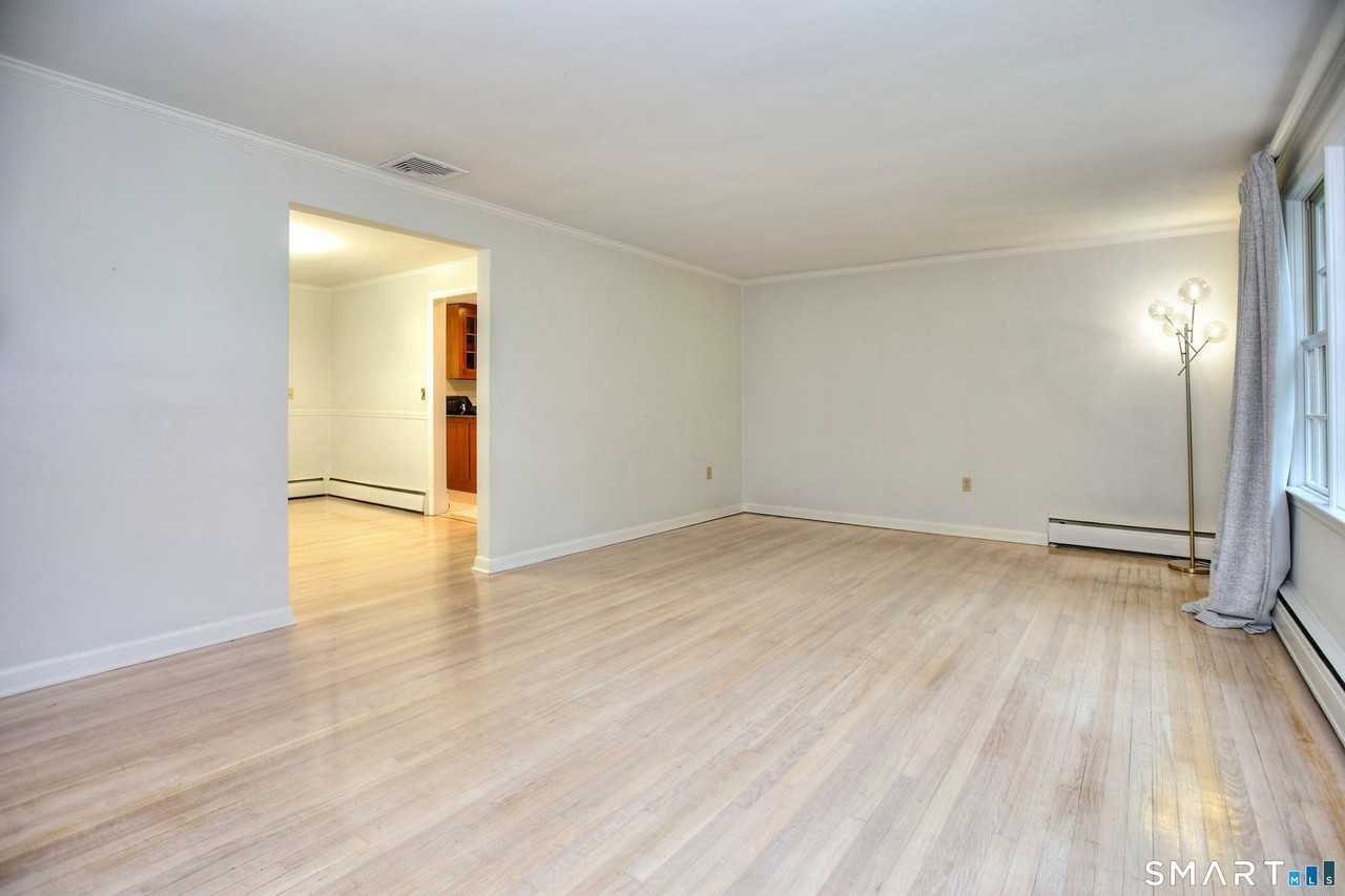 10 Woodcock Ln - Photo 6 of 39