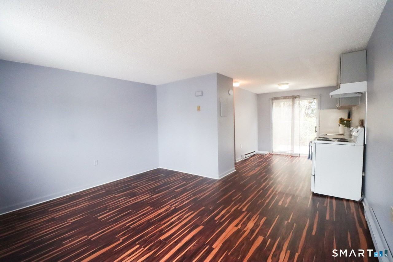 76 Summer St - Photo 3 of 8