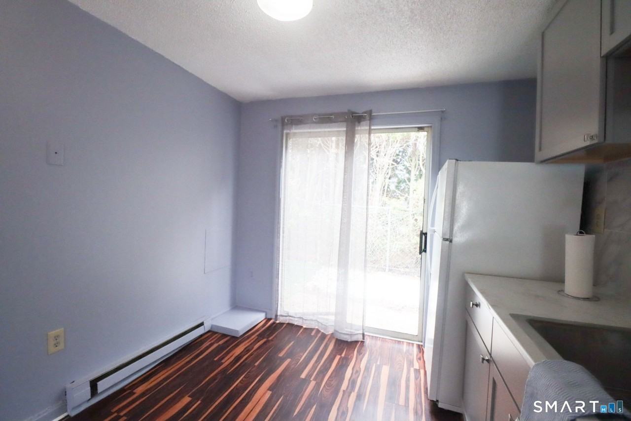 76 Summer St - Photo 7 of 8