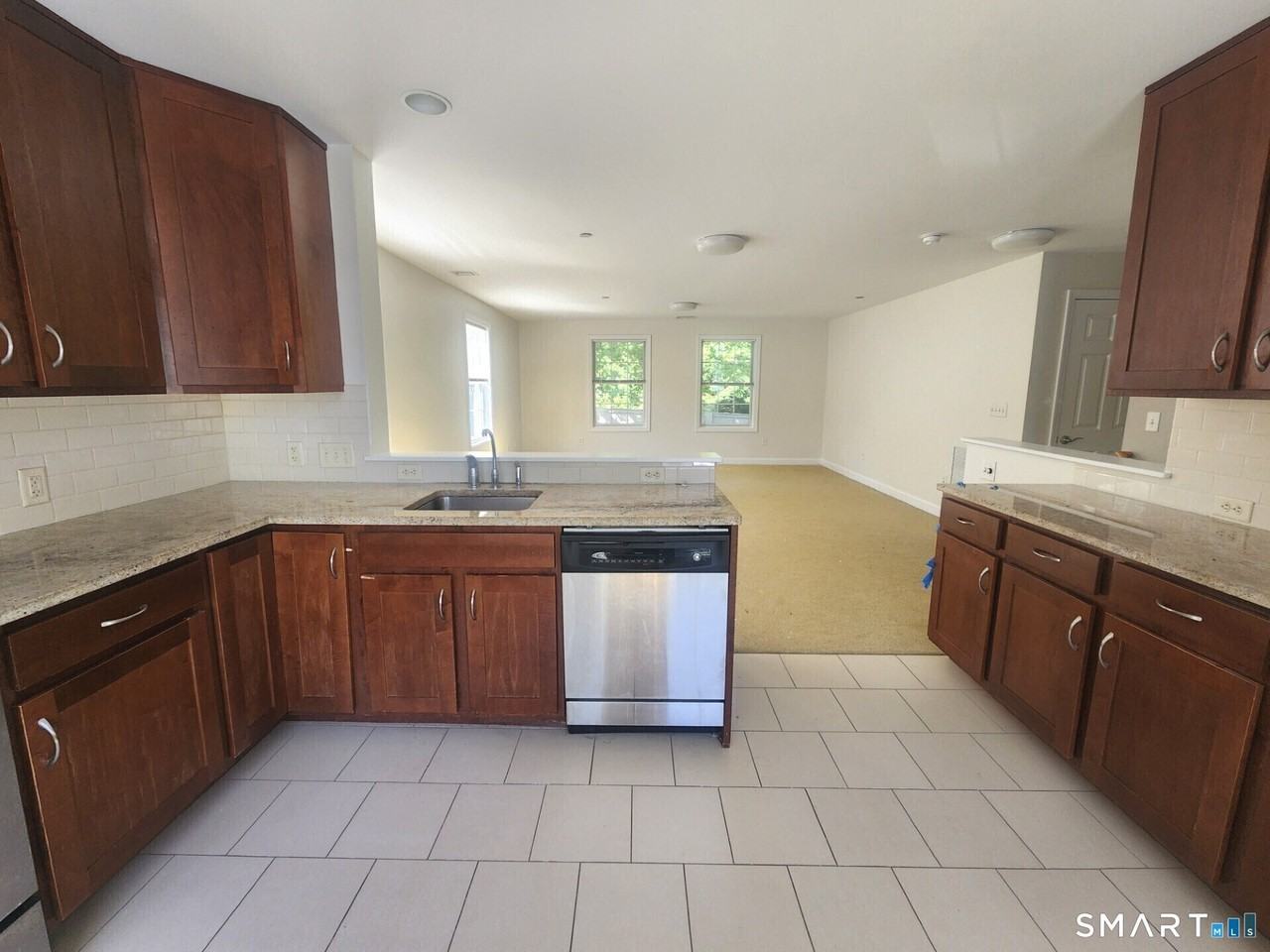 46 Stoneridge Cir #46 - Photo 4 of 14