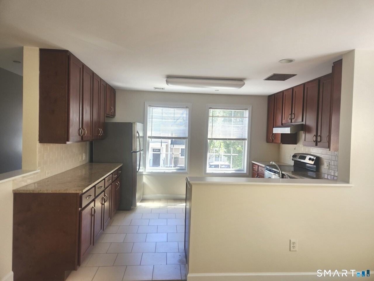46 Stoneridge Cir #46 - Photo 5 of 14