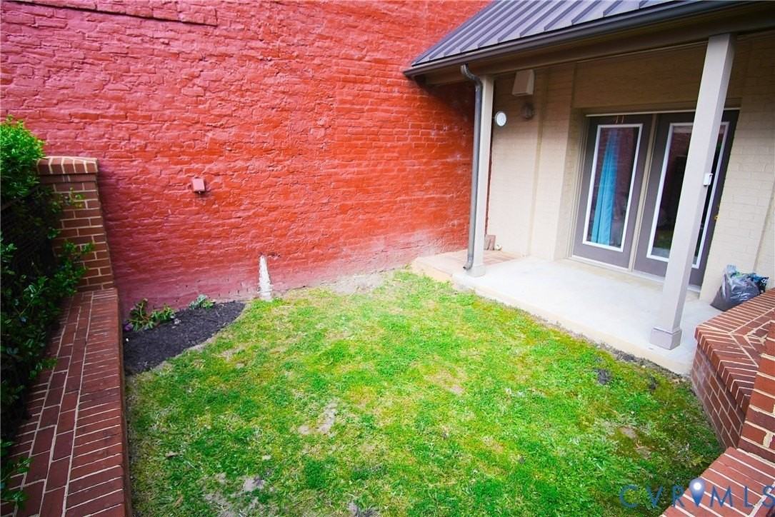 215 N 19th St #U11 - Photo 6 of 22