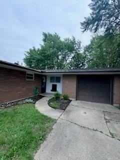 1336 Maplegrove Dr - Photo 3 of 17