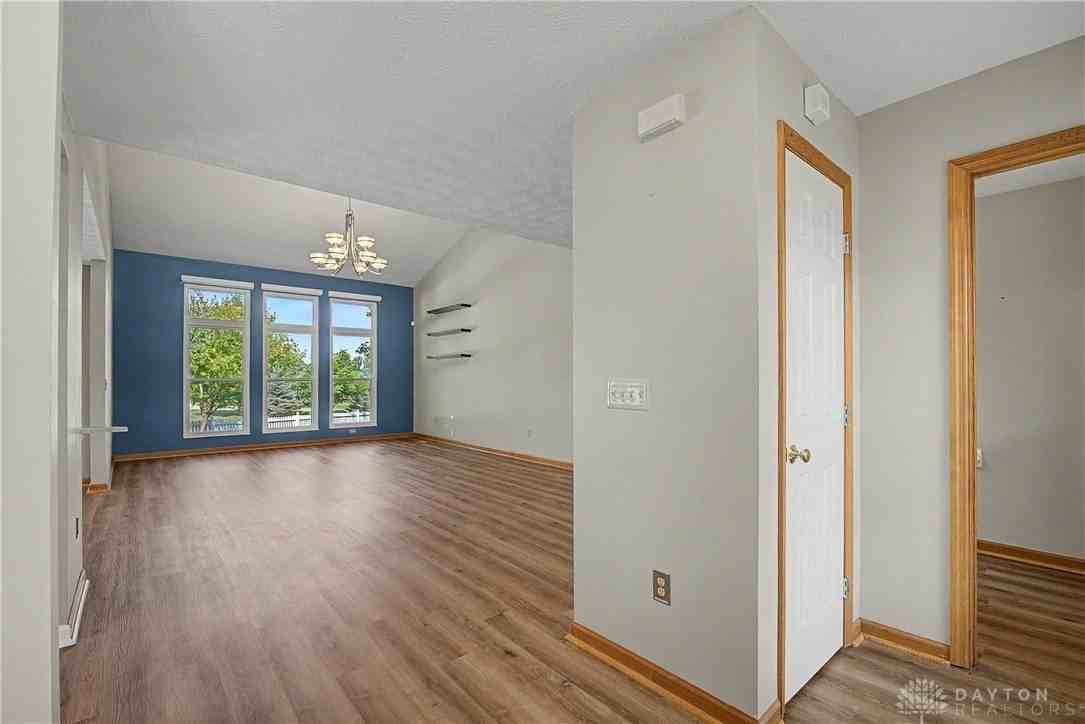 2996 Brookfield Ct - Photo 7 of 50