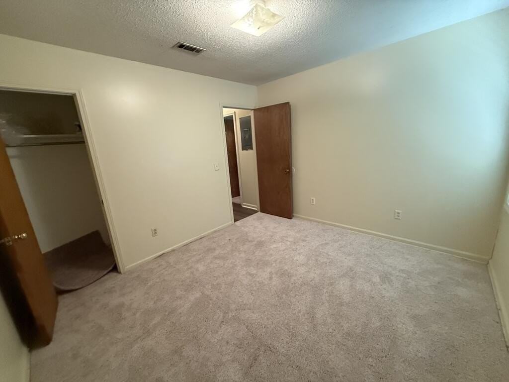806 Mobile St ## 2 - Photo 2 of 3