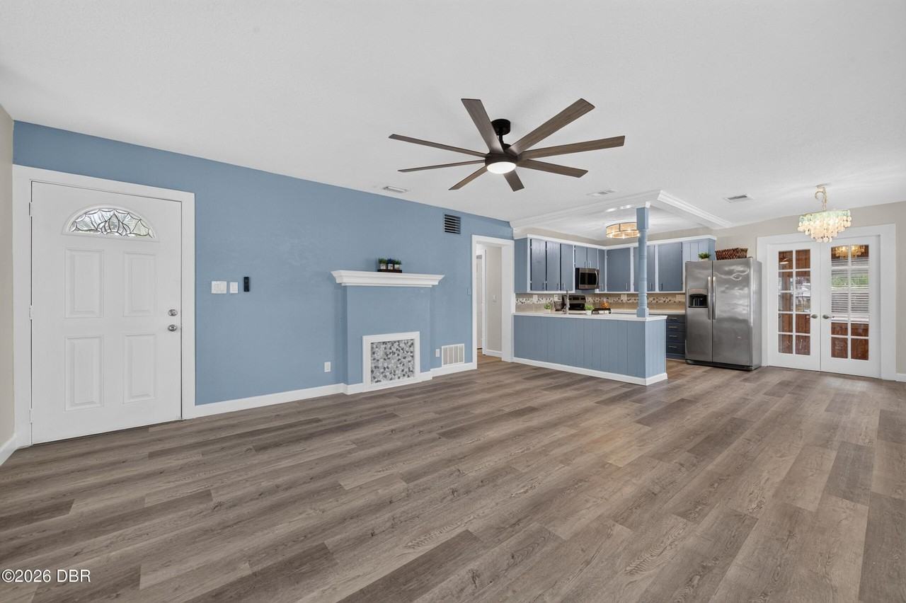 398 Golf Blvd - Photo 5 of 44