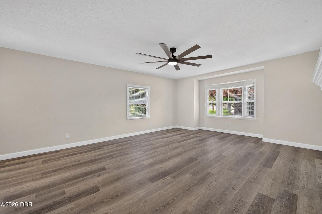 398 Golf Blvd - Photo 7 of 44